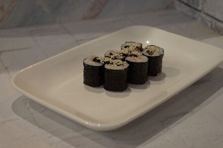 Ролл с угрем