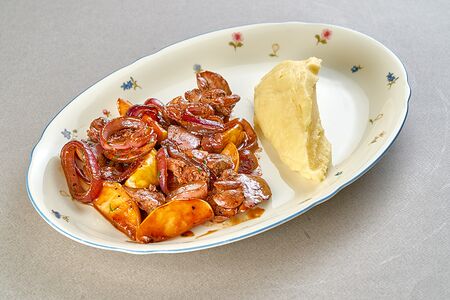 Печень кролика с яблоками