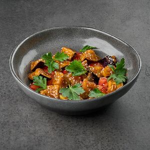 Салат из хрустящих баклажанов