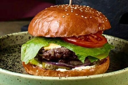 Фирменный бургер