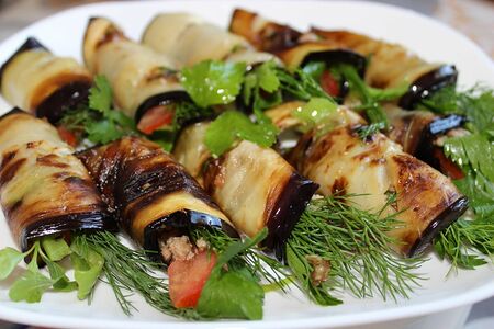 Рулетики из баклажанов