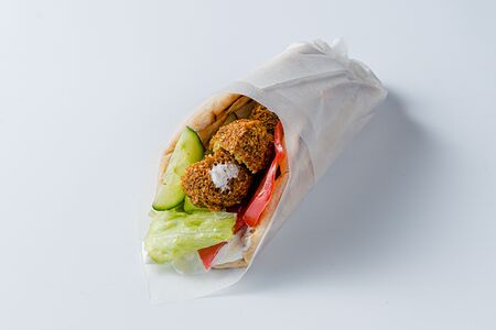 Гирос с фалафелем