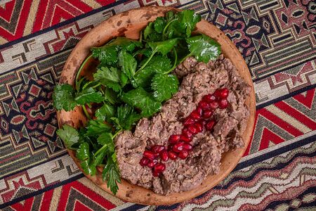 Лобио красное с орехами