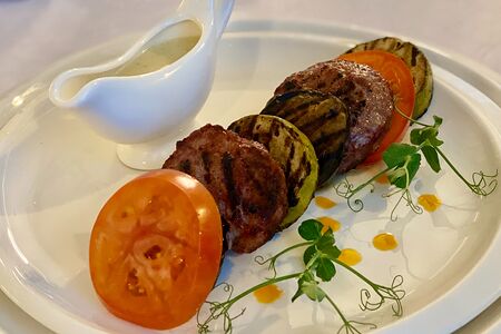 Биточки из мяса дичи