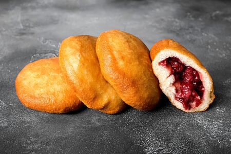 Пышка ягодная с клубникой