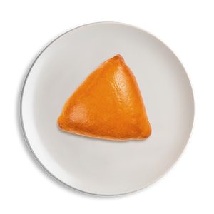 Пирожок с яблоками и брусникой