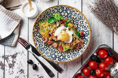 Салат с домашней колбасой