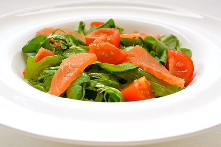 Салат Легкий с лососем