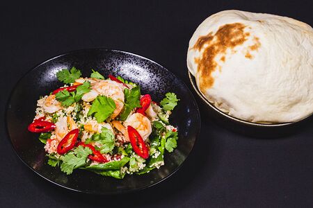 Табуле с кускусом и аргентинскими креветками