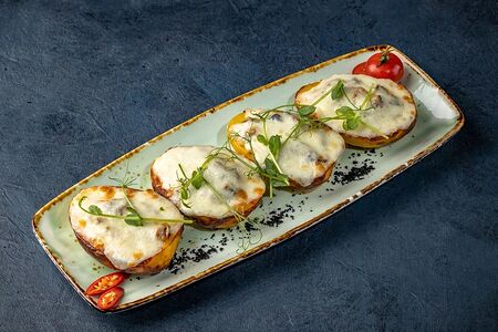 Картофель, запечённый с грибами