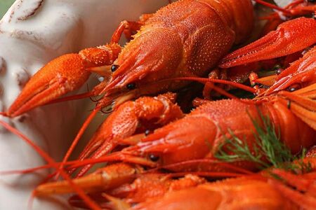 Раки в яблоках с дымом