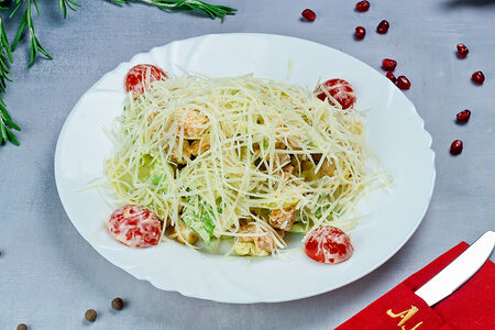Салат Цезарь с курицей
