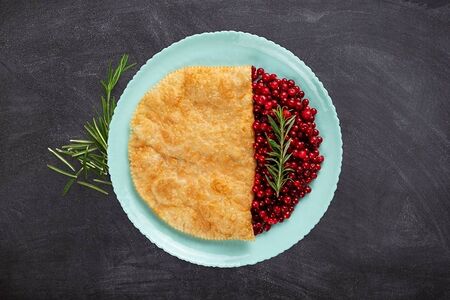 Чебурек с брусникой