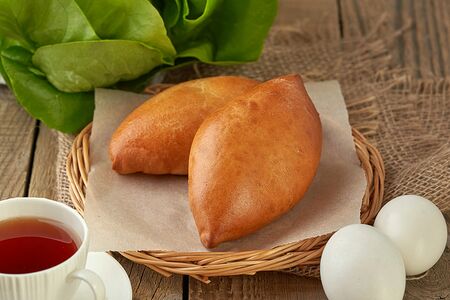 Пирожок с капустой