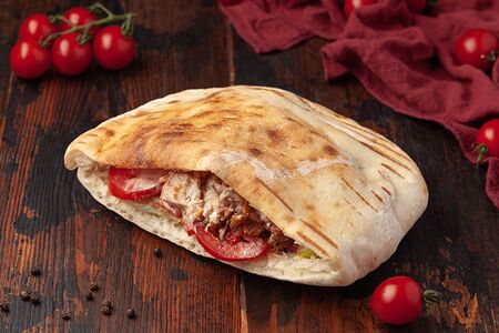 Бурум с телятиной в лепешке