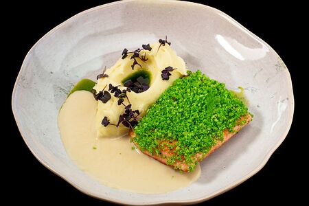 Стейк из лосося с картофельным пюре