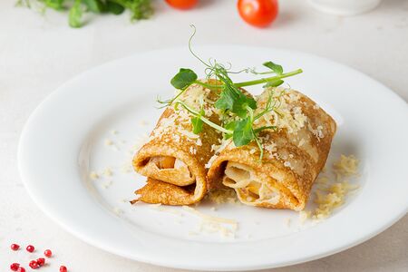 Блинчики с сыром и ветчиной