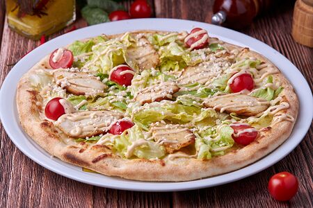 Пицца Цезарь с курицей