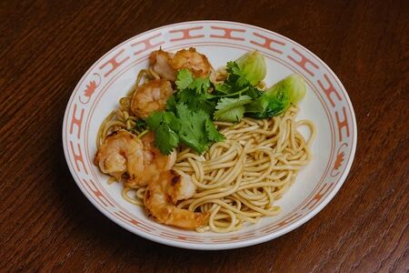 Лапша Ламиан с креветками