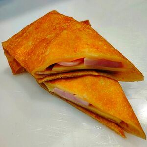 Блин с ветчиной и сыром