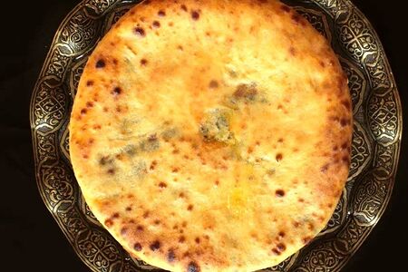 Осетинский пирог с сыром и зеленью