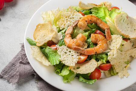 Салат Цезарь премиум с креветками