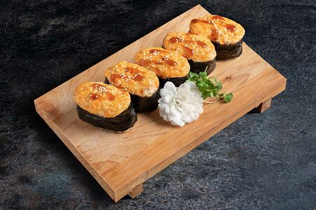 Запеченные суши со снежным крабом 5шт (соус на выбор)