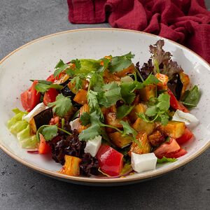 Салат с баклажаном фри