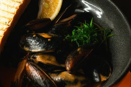 Мидии в соусе Том ям