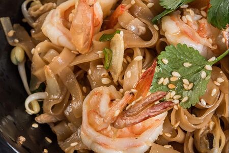 Пад тай с креветками