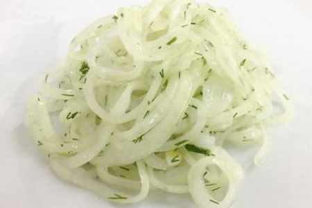 Лук маринованный