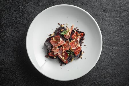 Вяленая свекла с иберийским хамоном