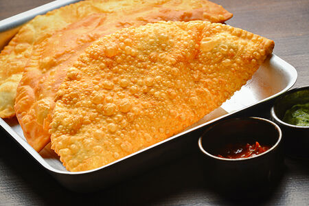 Чебурек классический со свининой и говядиной