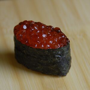 Суши Икура нигири