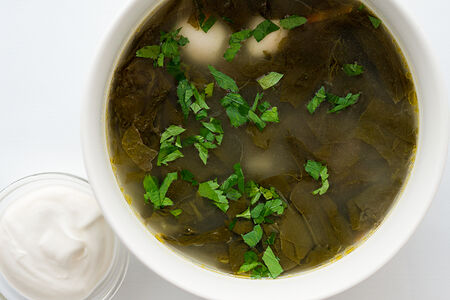 Щавелевый суп с куриными потрошками