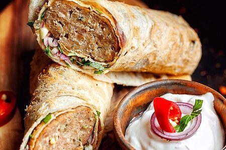 Люля-кебаб в лаваше (говяжий)