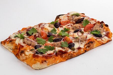 Римская пицца с тунцом