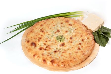Пирог с сыром и зелёным луком
