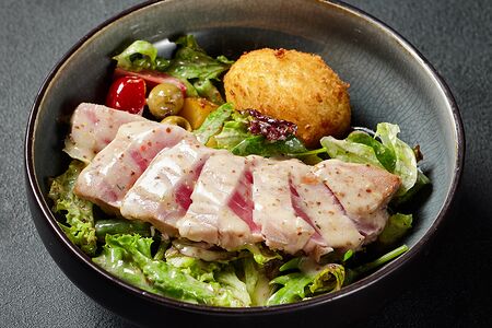 Салат с тунцом