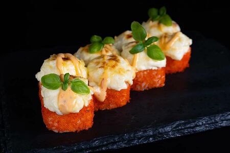 Ролл лосось моцарелла