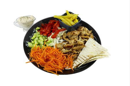 Шаверма по-корейски на тарелке