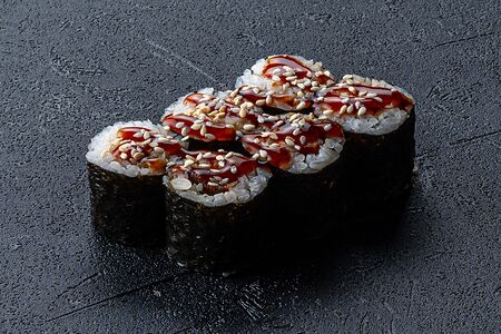 Хосомаки с угрем