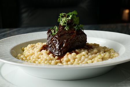 Говяжьи щечки с птитимом