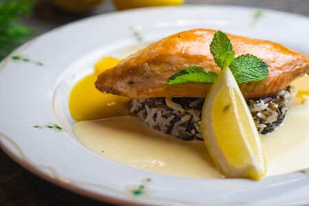 Лосось под апельсиновым соусом