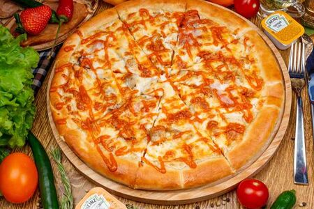 Мясное ассорти на пышном тесте