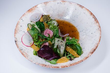 Тунец и цитрус с соусом понзу