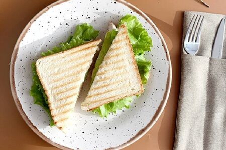 Тост с ветчиной и сыром