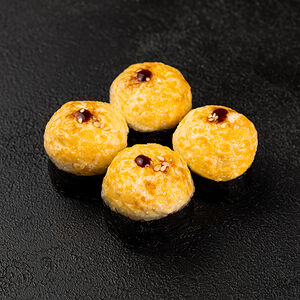 Половинка запеченного ролла с крабом кидо