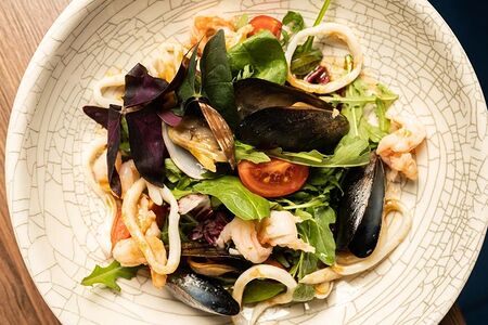 Салат с морепродуктами