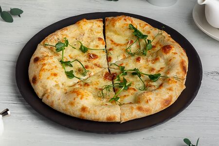 Фокачча с моцареллой и пармезаном